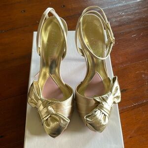 Paris Hilton Peep Toe Heels Off White  with Gold Bow Size 7
